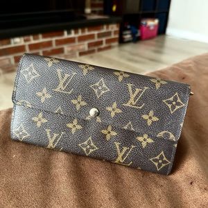 Louis Vuitton Sarah Wallet
